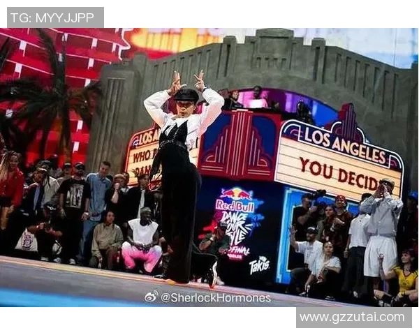 街舞战术解析:武汉街舞队如何运用边路渗透提升战斗力